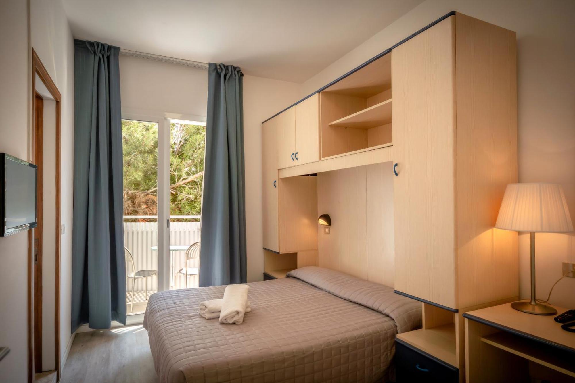 Hotel Firenze Caorle Extérieur photo