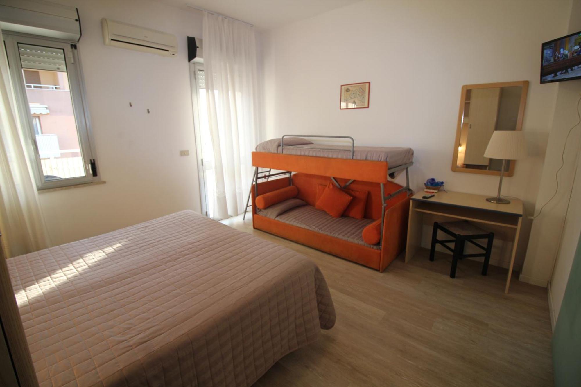 Hotel Firenze Caorle Extérieur photo