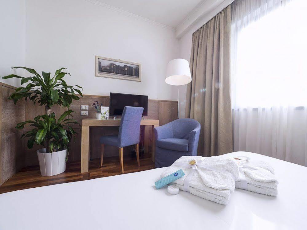 Hotel Firenze Caorle Extérieur photo