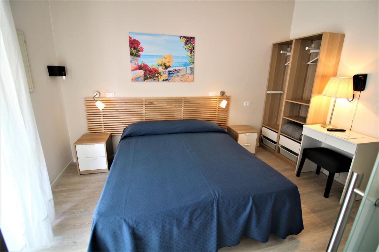 Hotel Firenze Caorle Extérieur photo