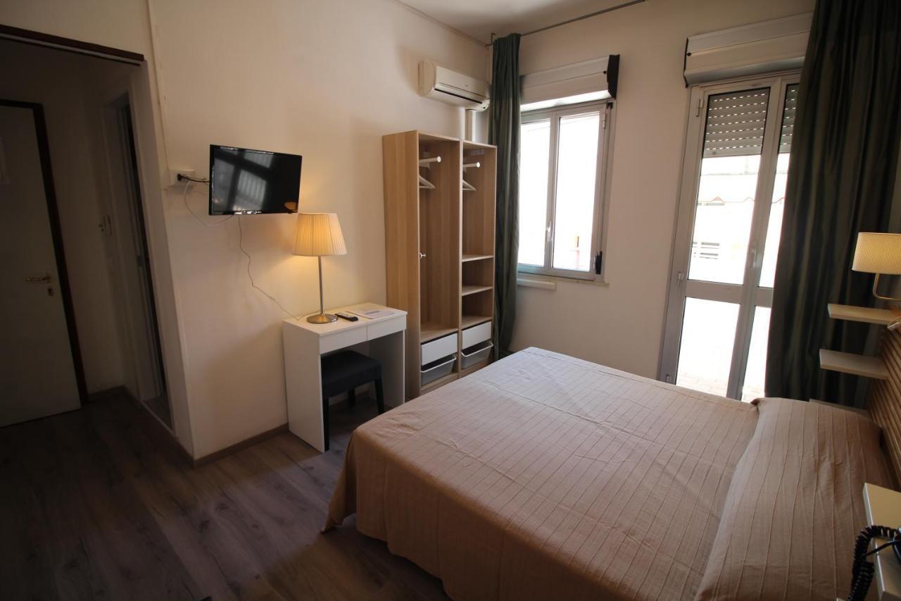 Hotel Firenze Caorle Extérieur photo